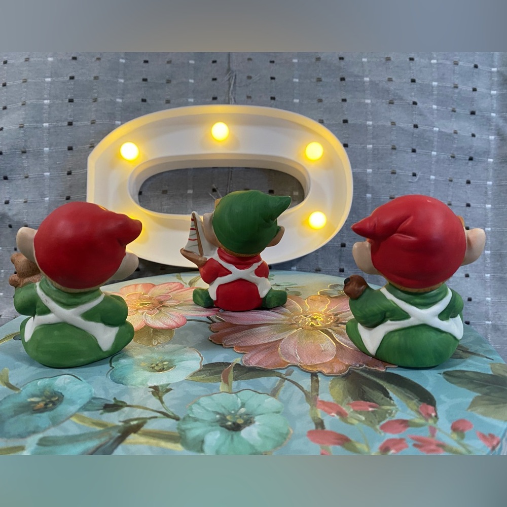 Vintage Homco Christmas Elves Figurines
Set 5253 Set of Three (3) - Picture 4 of 16
